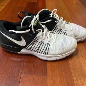 Nike Air Max Effort trainers